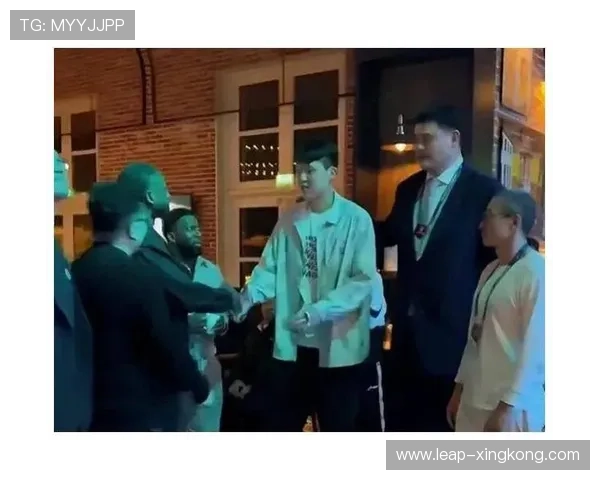 中国足球球星剪发风潮引发热议 谁是幕后推手与潮流风向标 中国足球球星剪发风潮引发热议 谁是幕后推手与潮流风向标